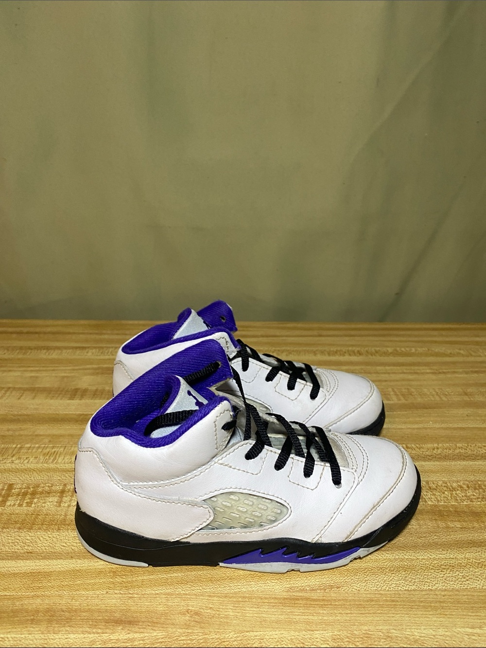 Jordan 5 Retro Dark Concord (TD) White Black/Purple 440890-141 Shoe size 10c